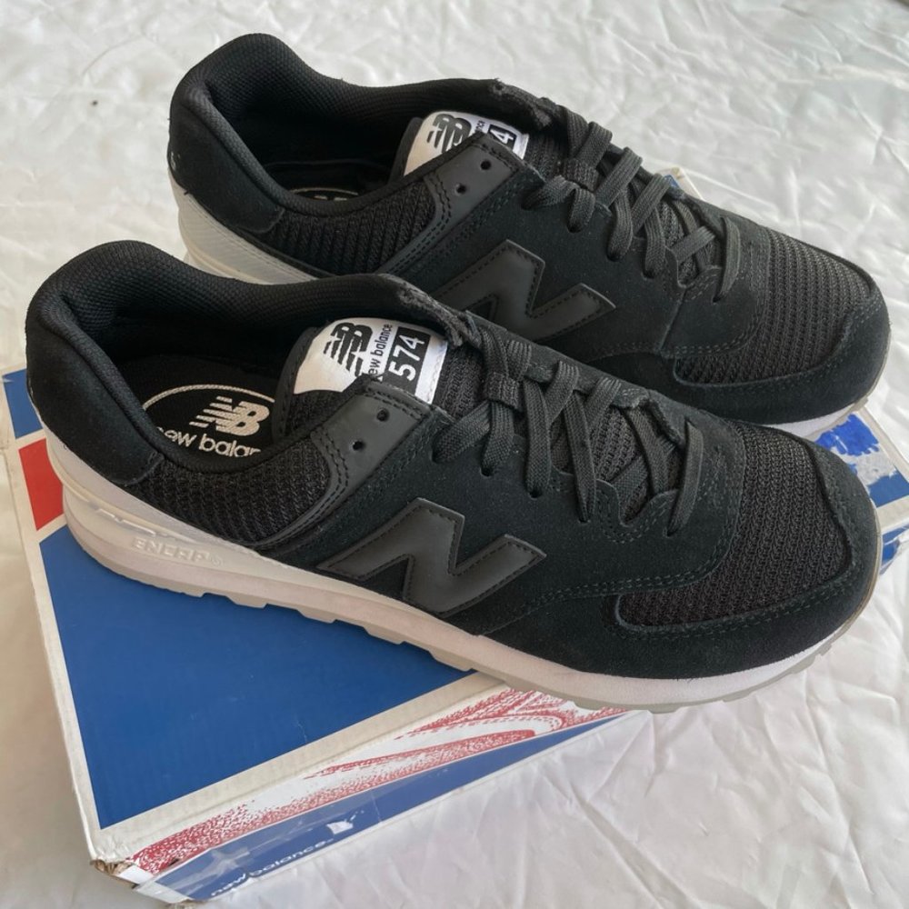 New Balance classic traditionnels 574 Men's 8 NWT